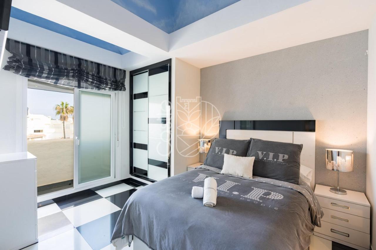Malaga Benalmadena Puerto Marina Playa Vacacional Luxury Apartment Exterior photo